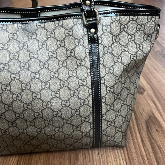 A170 - ๐ฏ % authentic Gucci shoulder bag - Picture 9 of 16